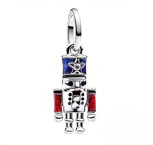 Charm Cascanueces brillante